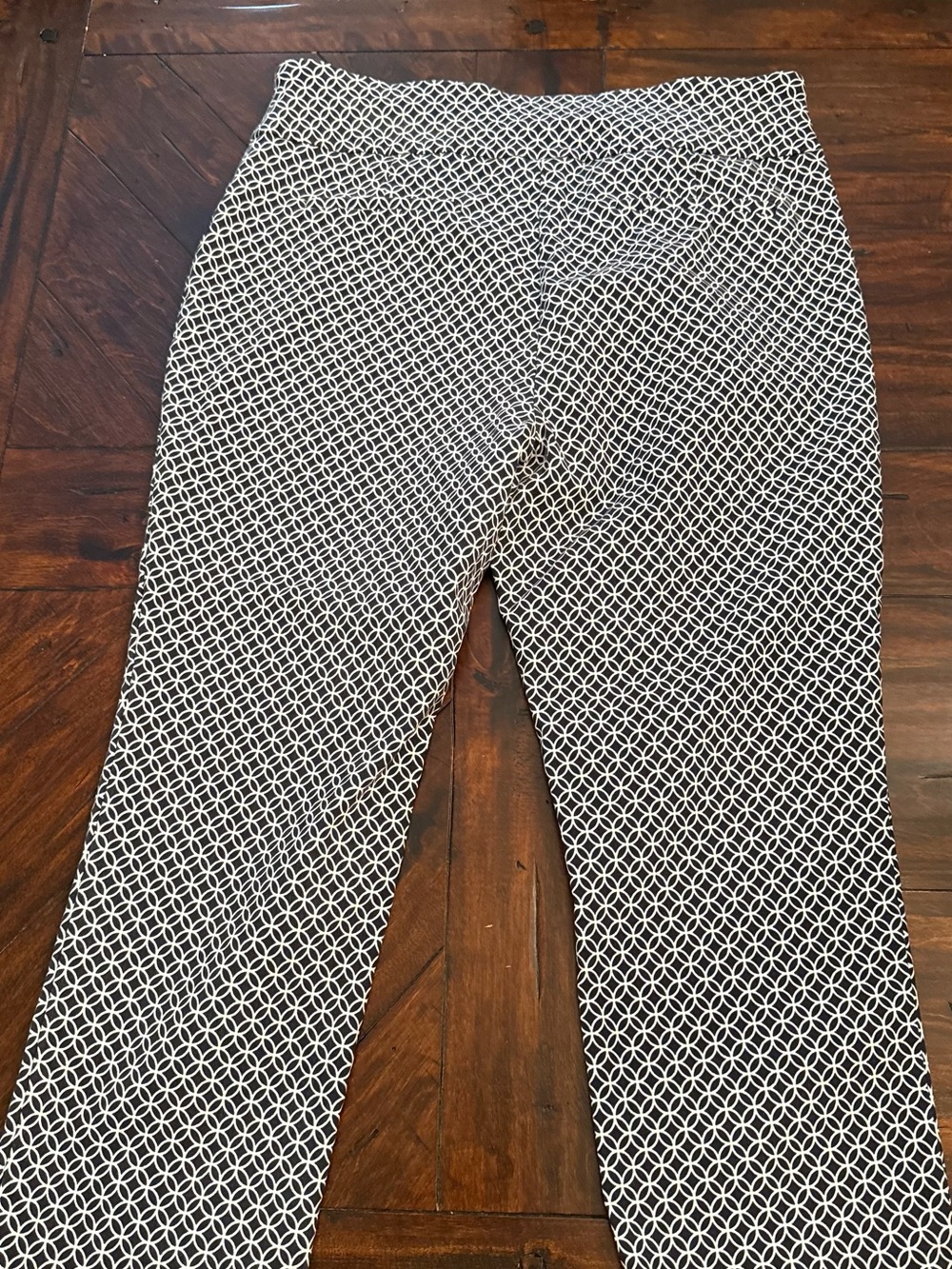 Charter Club Black & White Geometric Ankle Pants